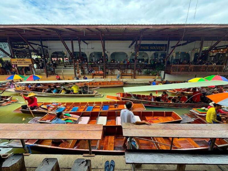 Bangkok: Damnoen Saduak Adventure & Maeklong Railway Market - Maeklong Railway Market