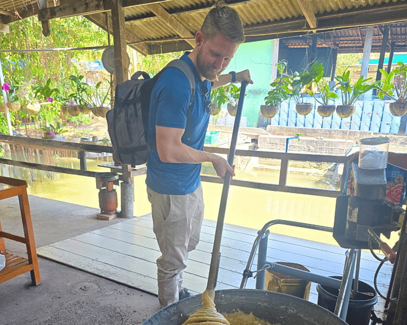 Bangkok: Damnoen Saduak Floating & Maeklong Railway Markets - Guide Information