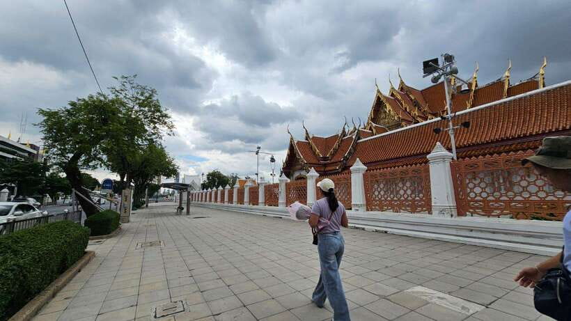 Bangkok: Electric Tuk-Tuk Tour With Local Guide - Staying Hydrated and Sun Protection