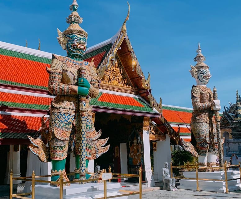 Bangkok: Elegant Grand Palace & Wat Pho - Private Tour - Discovering the Reclining Buddha at Wat Pho