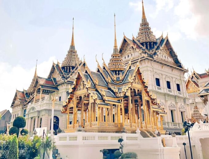 Bangkok: Elegant Grand Palace & Wat Pho - Private Tour - Dress Code and Considerations