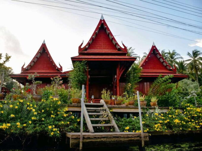 Bangkok: Floating Market, Dragon Temple, Na Satta Museum - Inclusions