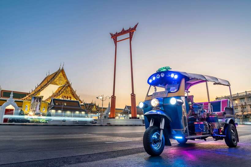 Bangkok: Flower Market and Food Night Tour by Tuk Tuk - Food and Drink Experience