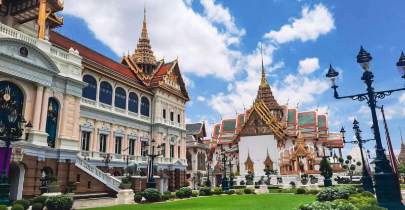 Bangkok: Grand Palace and Wat Phra Kaew Guided Walking Tour - Key Points
