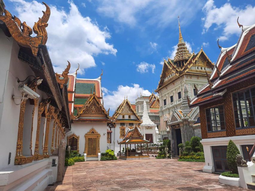 Bangkok: Grand Palace and Wat Phra Kaew Guided Walking Tour - Frequently Asked Questions