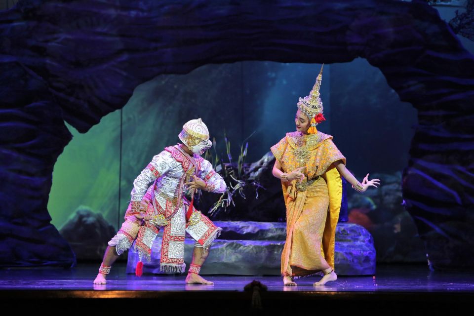 Bangkok: Grand Palace, Thai Dance & Fun Street Walk Private - Discover Former Residence