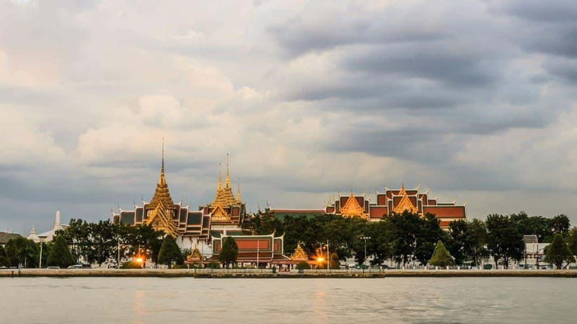 Bangkok: Grand Palace, Wat Arun, and Marble Temple Tour - Exploring the Grand Palace