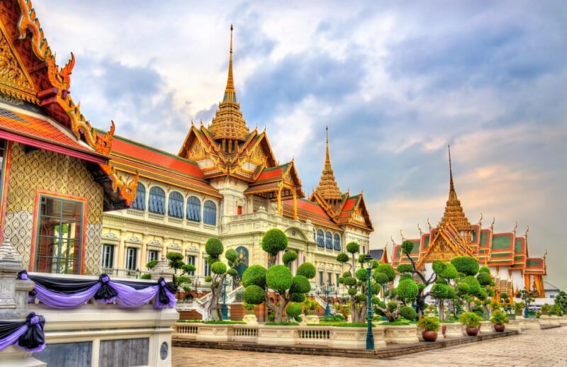 Bangkok: Grand Palace, Wat Pho, Wat Arun and Wat Sa Ket Tour - Wat Pho: The Reclining Buddha and Thai Massage