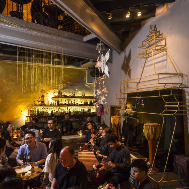 Bangkok: Guided Bar Hopping Night Tour With Private Option - Important Information