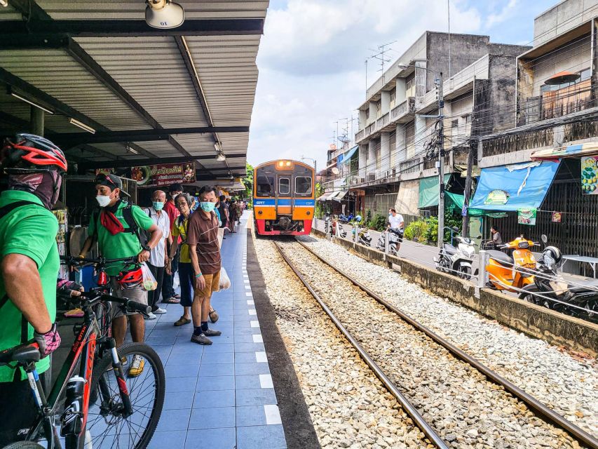 Bangkok: Half-Day Local Lives & Food Tour by Bike With Lunch - Biking Through Local Markets