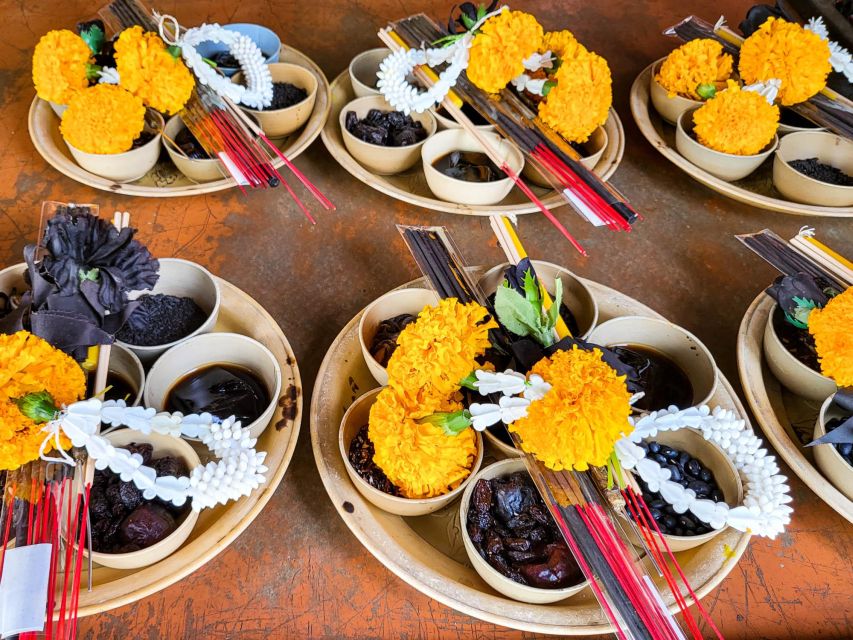 Bangkok: Half-Day Local Lives & Food Tour by Bike With Lunch - Exploring the Artists House