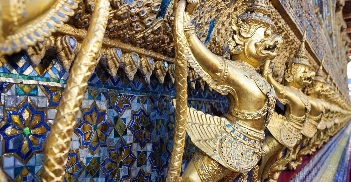 Bangkok: Half-Day Temple and Grand Palace Group Tour - Tour Duration and Group Size