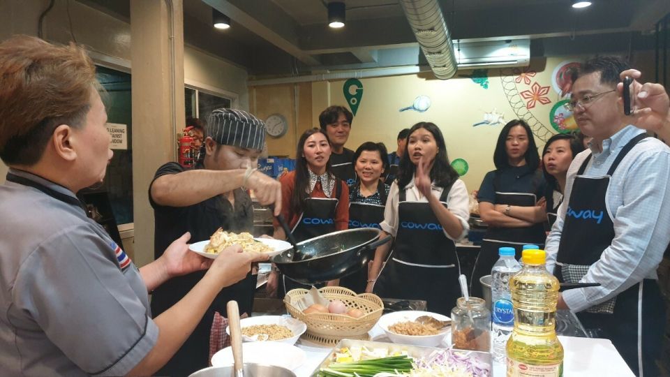 Bangkok: Half-Day Thai Cooking Class in Bangrak District - Expert Chef-Led Cooking Instruction