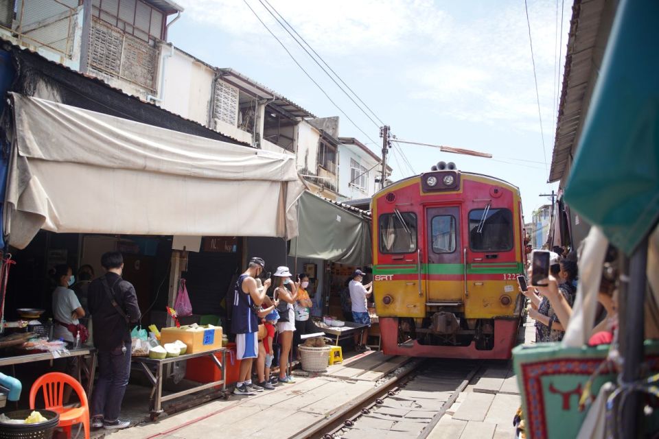Bangkok: Maeklong Railway Market and Floating Market Tour - Tour Highlights