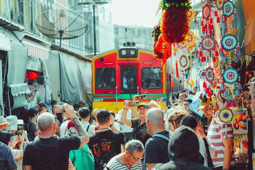Bangkok: Maeklong Train Market & Floating Market Day Tour - Transportation and Guide Services