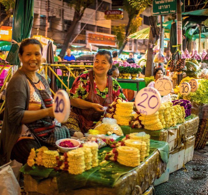 Bangkok: Night Bike Tour With Temples & Flower Market Visit - Exploring the Bangkok Flower Market