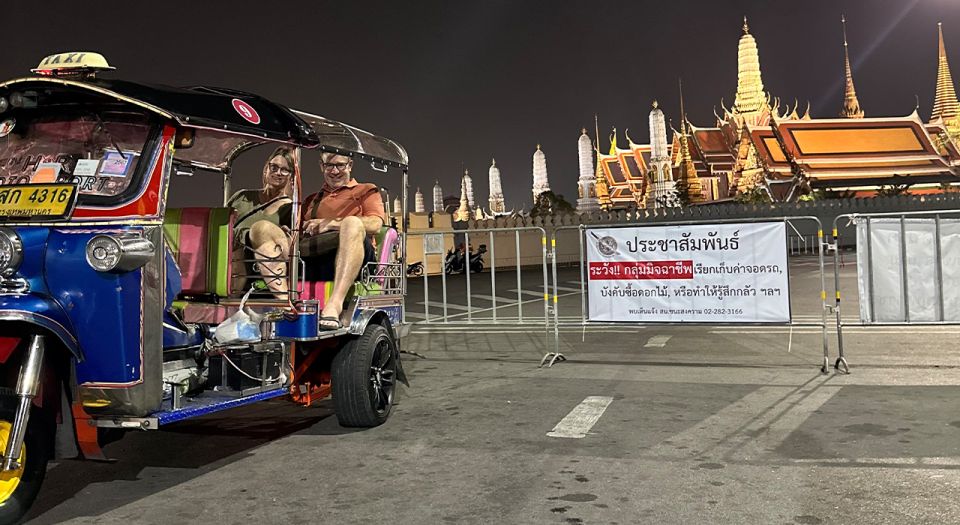 Bangkok Night Tour: Food, Temple & Tuk-Tuk - Itinerary