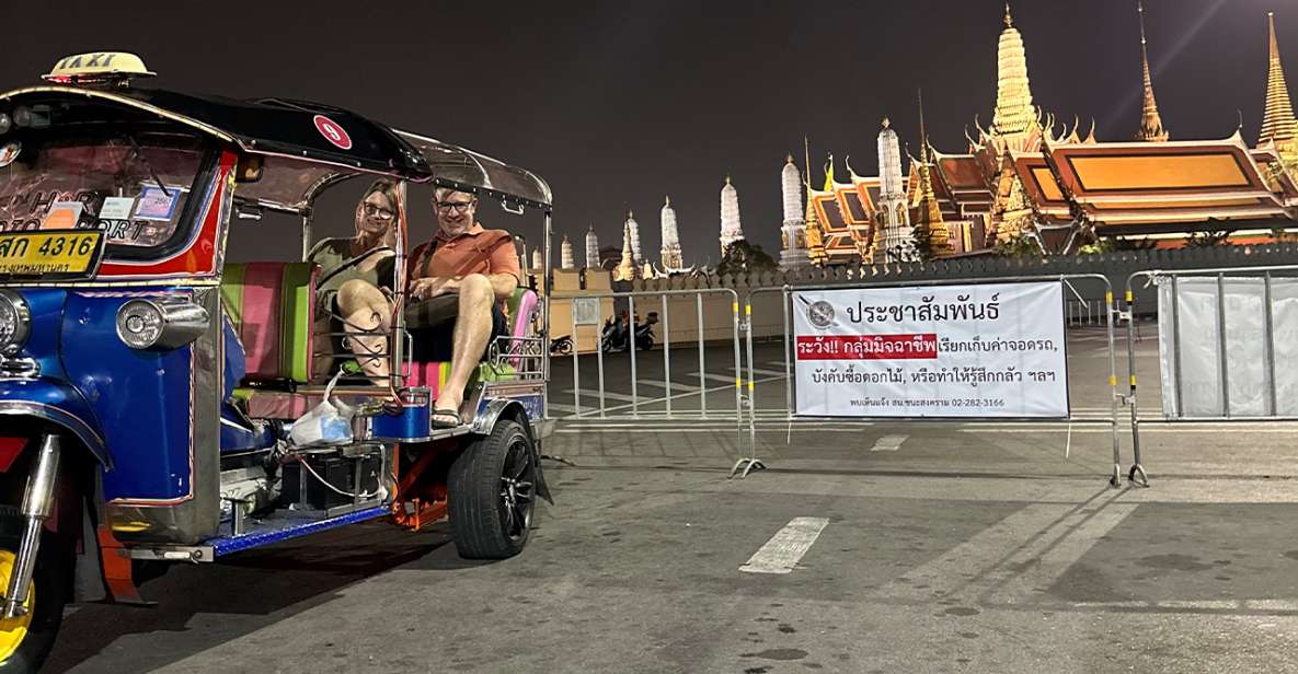 Bangkok Night Tour: Food, Temple & Tuk-Tuk - Iconic Landmarks & Street Food