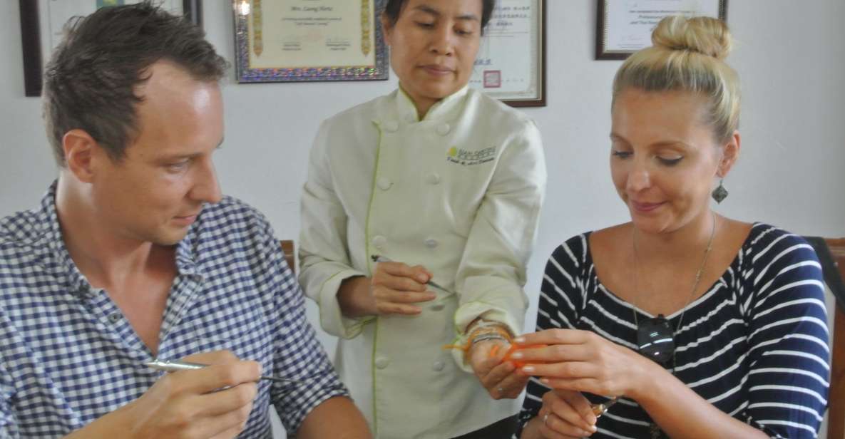 Bangkok: Professional Thai Fruit and Vegetable Carving Class - Instructors