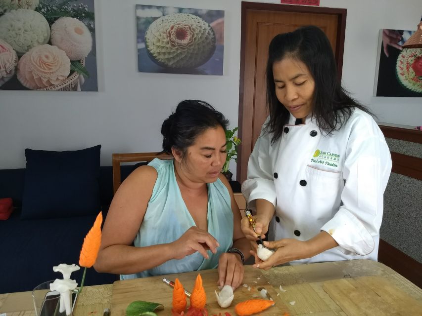 Bangkok: Professional Thai Fruit and Vegetable Carving Class - Skill Level and Difficulty