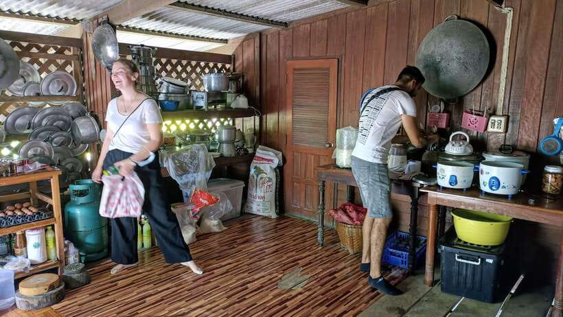 Bangkok: Railway Market & Damnuansaduak Floating Market Tour - Tour Overview