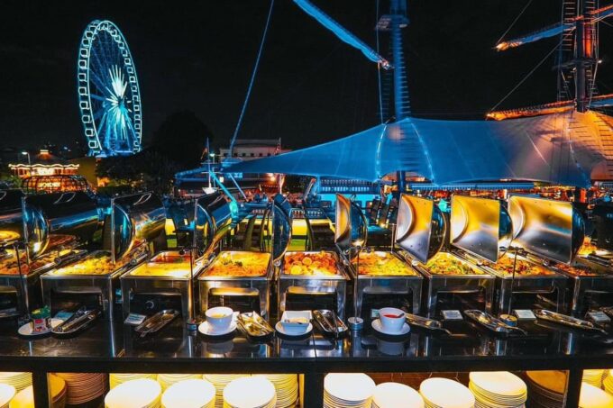 Bangkok: Royal Princess River Dinner Cruise With Live Music - Included Services