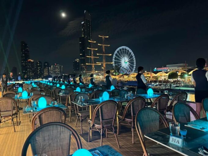 Bangkok: Royal Princess River Dinner Cruise With Live Music - Important Considerations