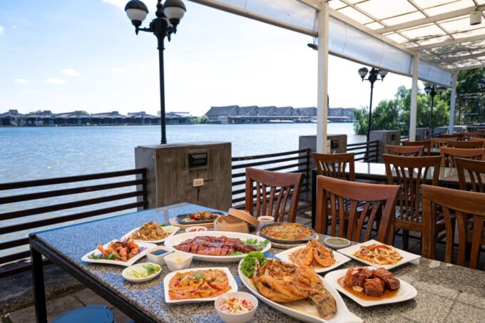 Bangkok: Savoey Riverview Rama 3 - Enriching Dining Experience