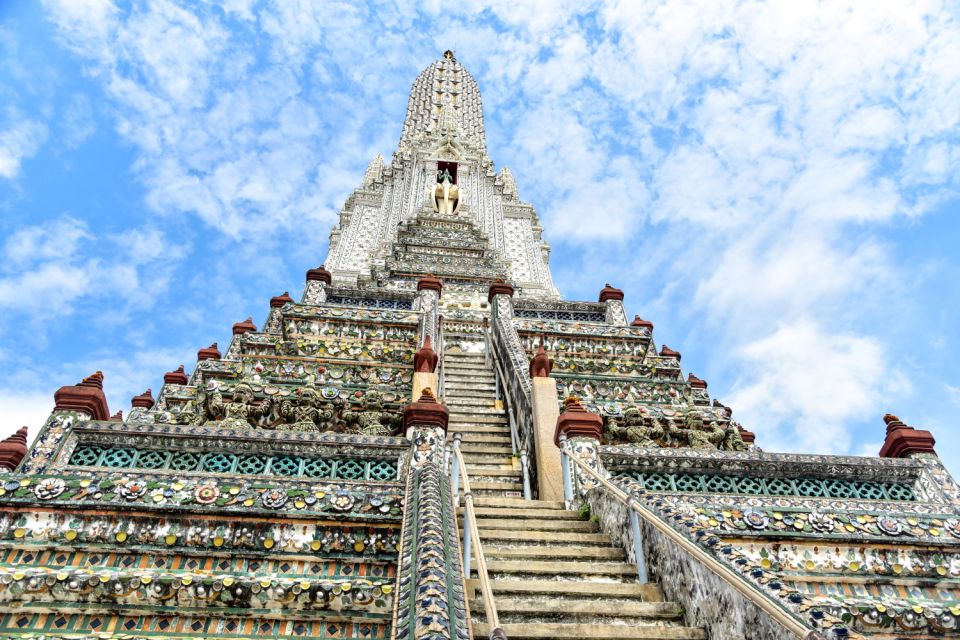 Bangkok: Self-Guided Walking Audio Tour of Top 4 Temples - Experiencing Chinatown