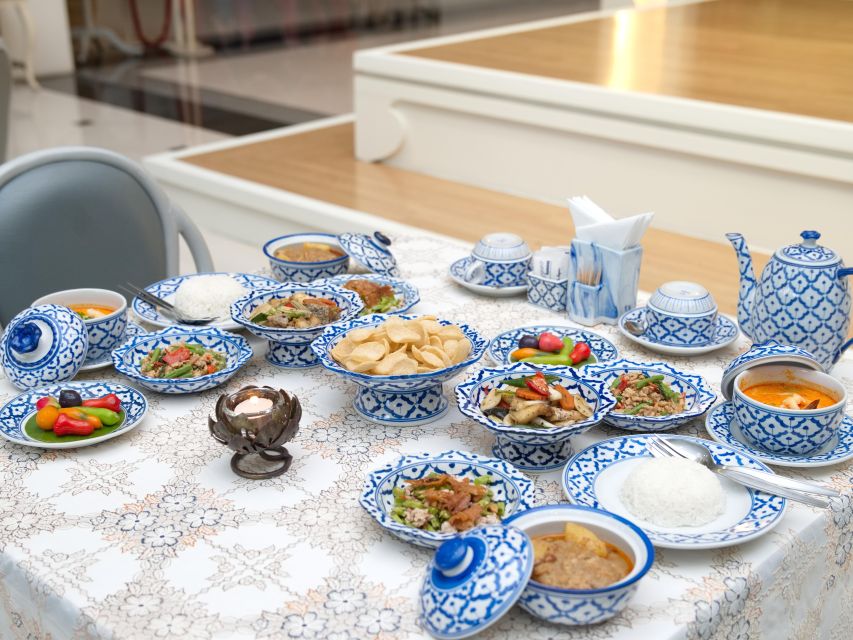 Bangkok Thai Dance Show With Dinner With Hotel Transfer - Khon Episode: The Pursuit of Supanna Matcha