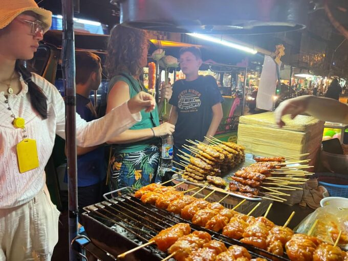 Bangkok Tuk-Tuk by Night With Chinatown Street Food Meal - Exploring Chinatown for Street Food and Dessert