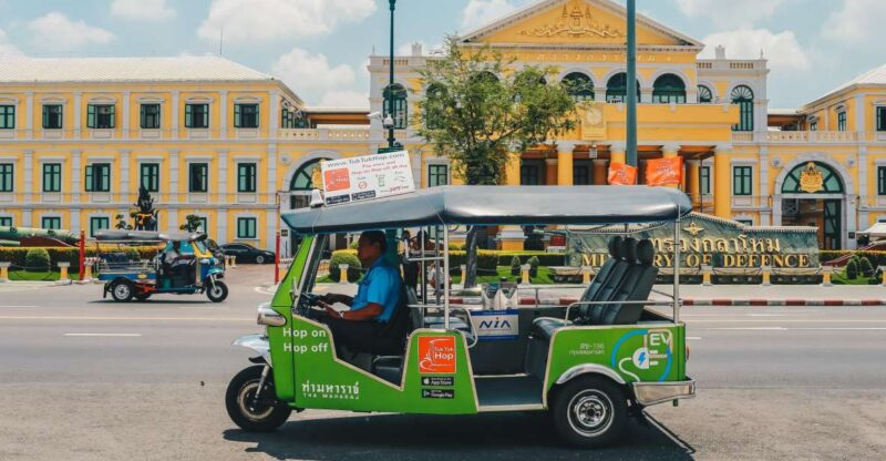 Bangkok: Tuk Tuk Day Pass App & Boat Chao Phraya River - Shopping and Nightlife Zones