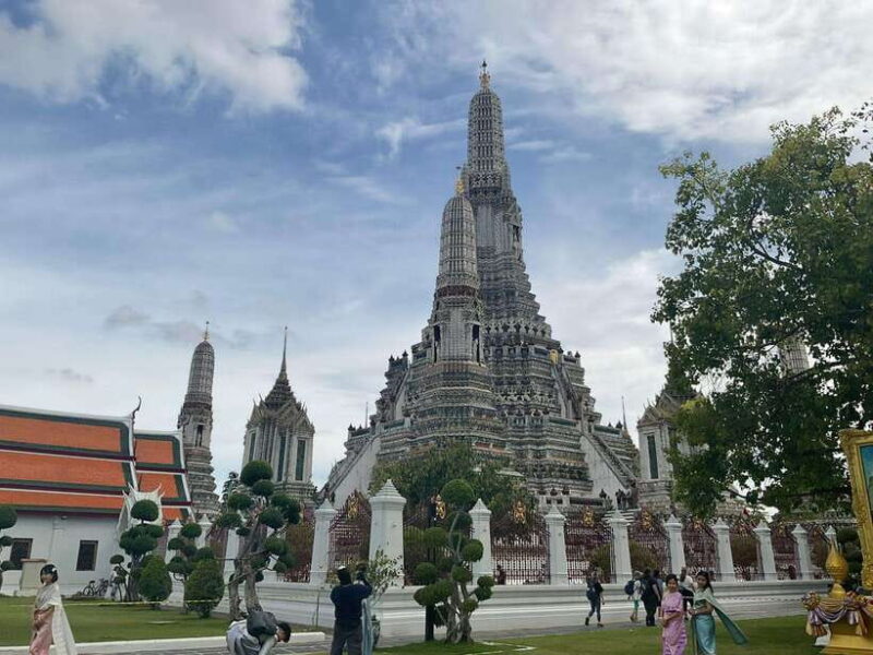 Bangkok: Wat Pho and Wat Arun Guided Walking Tour (2 Hours) - Thai Massage School