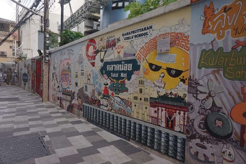 Bangkok's Local Hidden Sightseeing Walking Tour + Food Tour - Key Points