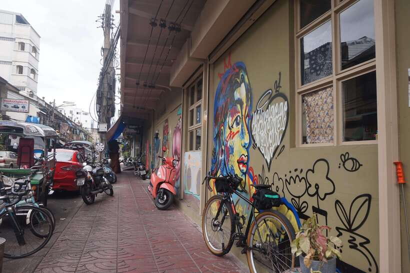 Bangkok's Local Hidden Sightseeing Walking Tour + Food Tour - Food Tour Experience