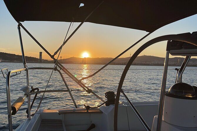 Barcelona 1-hour Boat Trip with Cava and Snacks - Why Travelers Love It