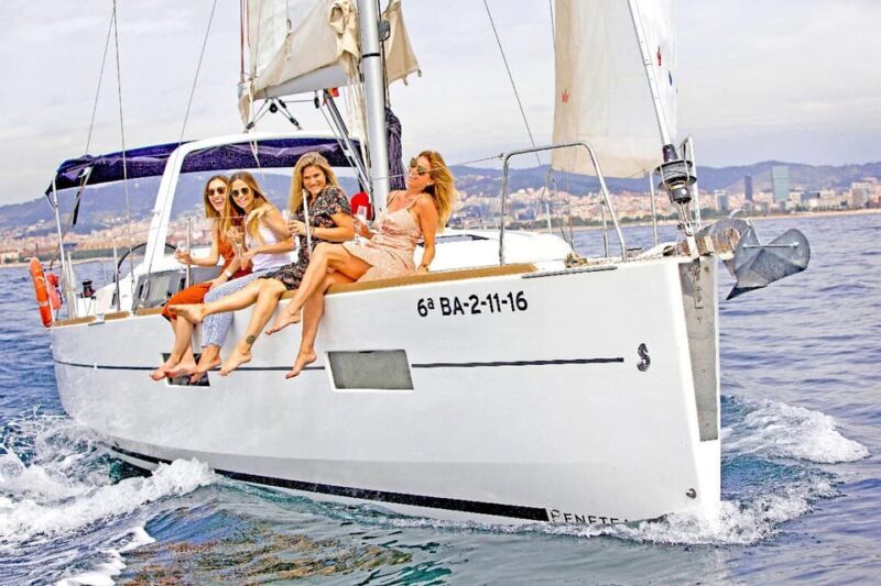 Barcelona 1 hour Scenic Sailboat Tour with Snacks and Drinks - What You Get for the Price