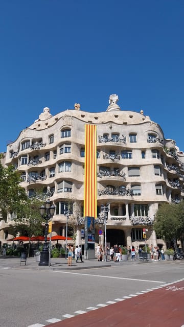 Barcelona 101 Walking Tour: All Highlights in One Day - Key Stops Along the Way
