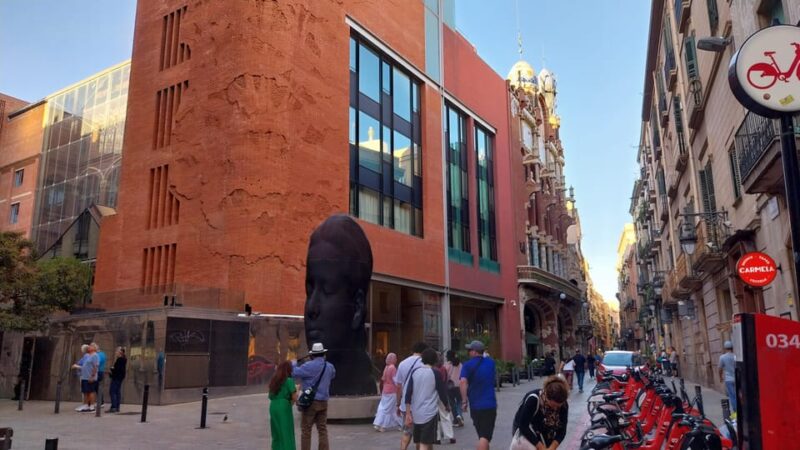 Barcelona 101 Walking Tour: All Highlights in One Day - Exploring the Gothic Quarter