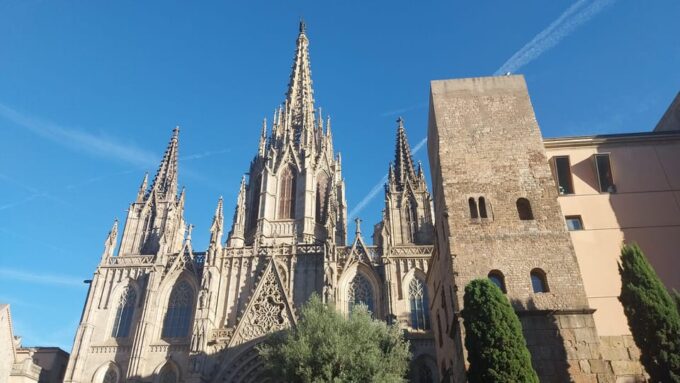 Barcelona 101 Walking Tour: All Highlights in One Day - Tour Logistics and Practical Information
