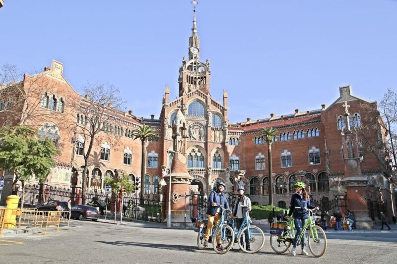 Barcelona: 2.5-Hour Bike or E-Bike Historical Tour - The Itinerary: What to Expect from Start to Finish