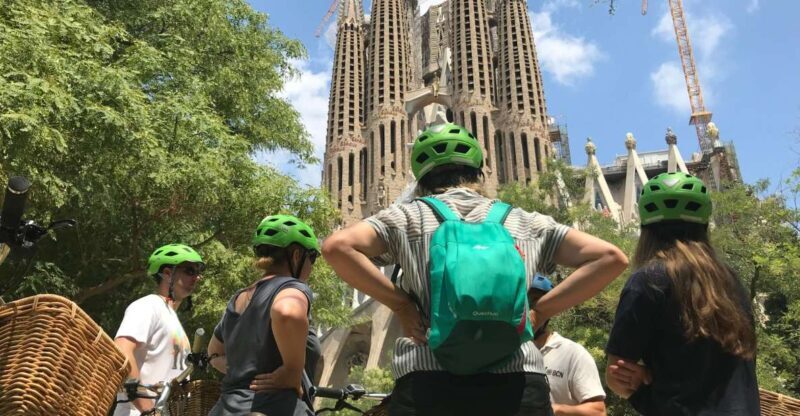 Barcelona: 2.5-Hour Bike or E-Bike Historical Tour - Practical Tips to Make the Most of Your Experience
