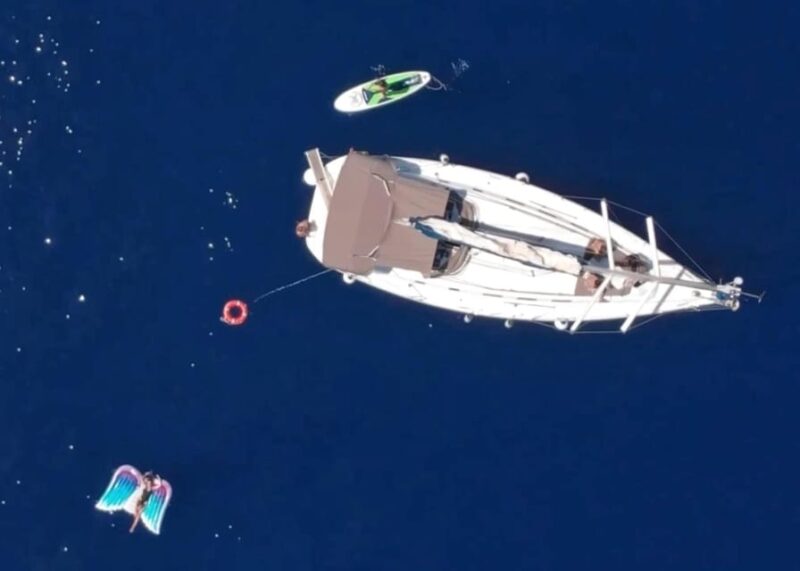 Barcelona : 2 Hours Sailing Tour With Snacks and Drinks - Onboard Amenities and Comforts