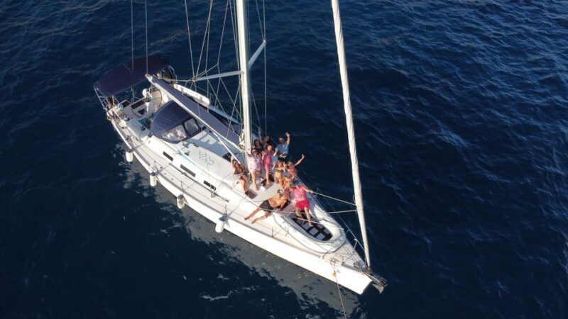 Barcelona 2h private sailing tour for 11 with local Skipper - The Experience in Detail