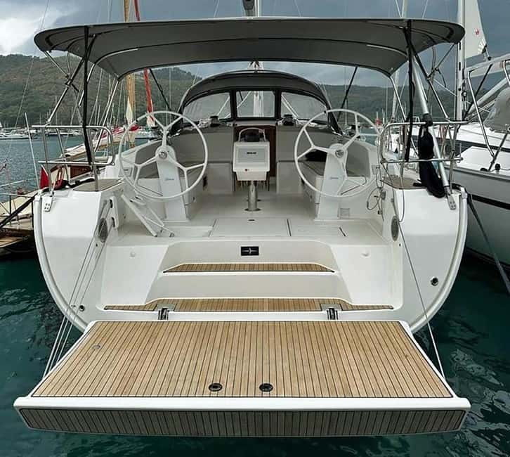 Barcelona: 4-hour sailing cruise in the morning or afternoon. - Discover the Charm of a 4-Hour Sailing Cruise in Barcelona