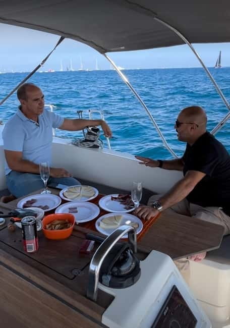 Barcelona: 8-hour sailing cruise during the day. - An Authentic Sailing Day in Barcelona  