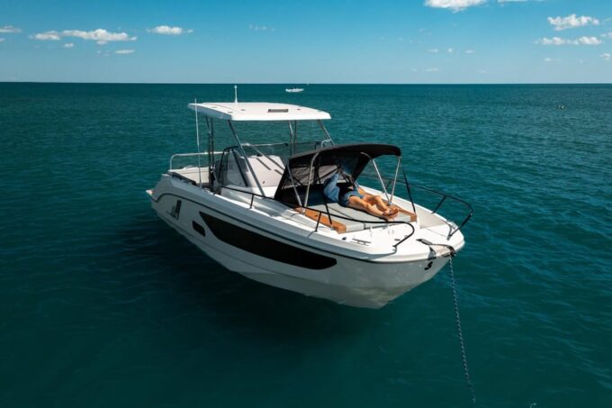 Barcelona: 8-hours Private Tour on a Motorboat - Cancellation Policy