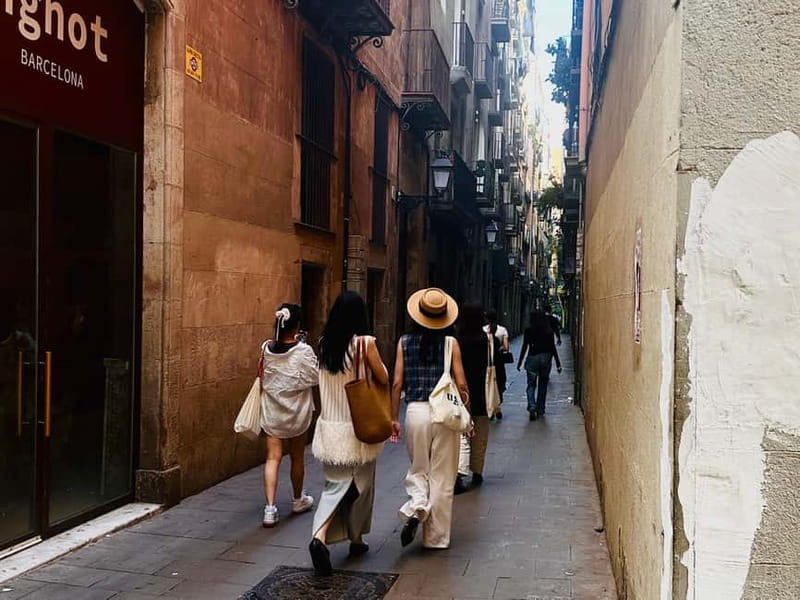 Barcelona: Adventure photo shoot tour in German/English - A Closer Look at the Tour Experience