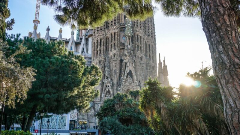 Barcelona : Bachelorette Party Outdoor Smartphone Game - Booking Information