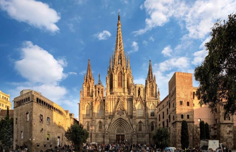 Barcelona: Barri Gotic Small Group Walking Tour - Key Points